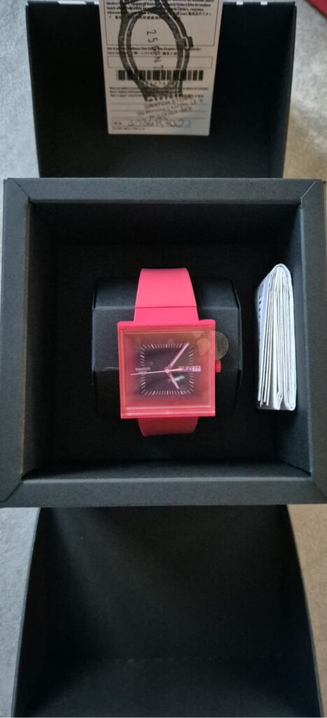 SWATCH WHAIT SQUARELY BERRY